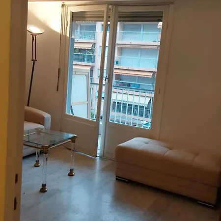 French Rivieraholidays Ментона